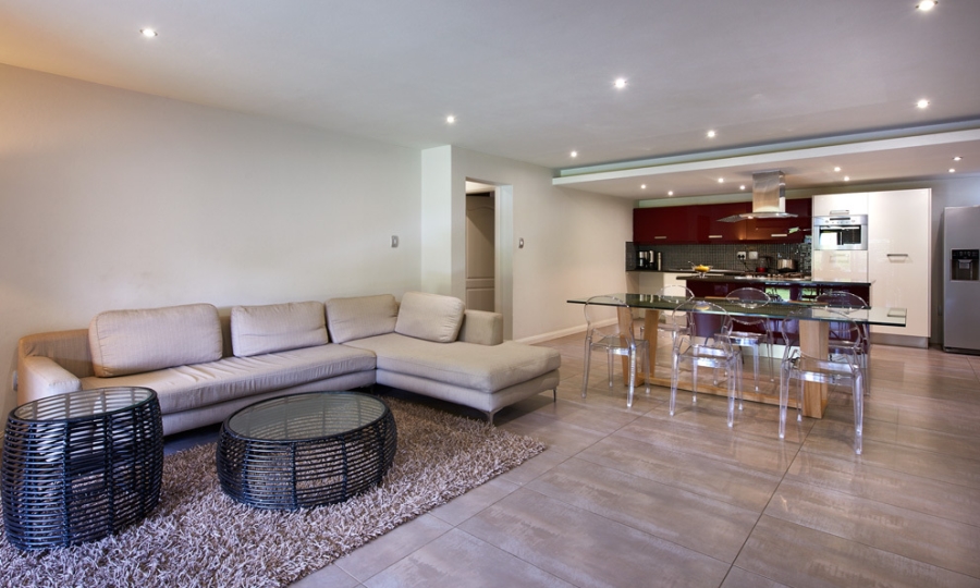 To Let 4 Bedroom Property for Rent in Sandown Gauteng