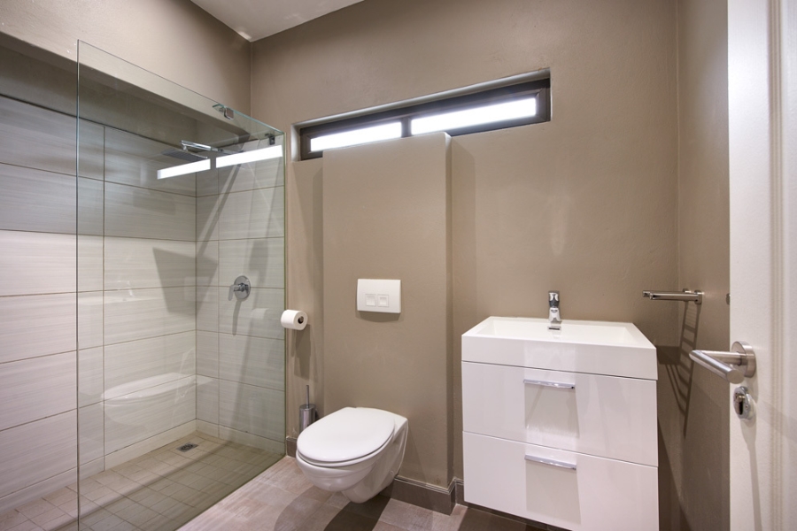 To Let 4 Bedroom Property for Rent in Sandown Gauteng