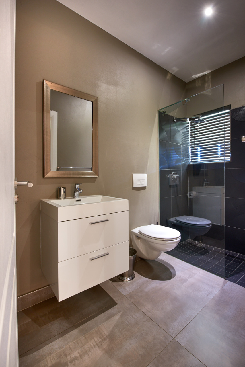 To Let 4 Bedroom Property for Rent in Sandown Gauteng