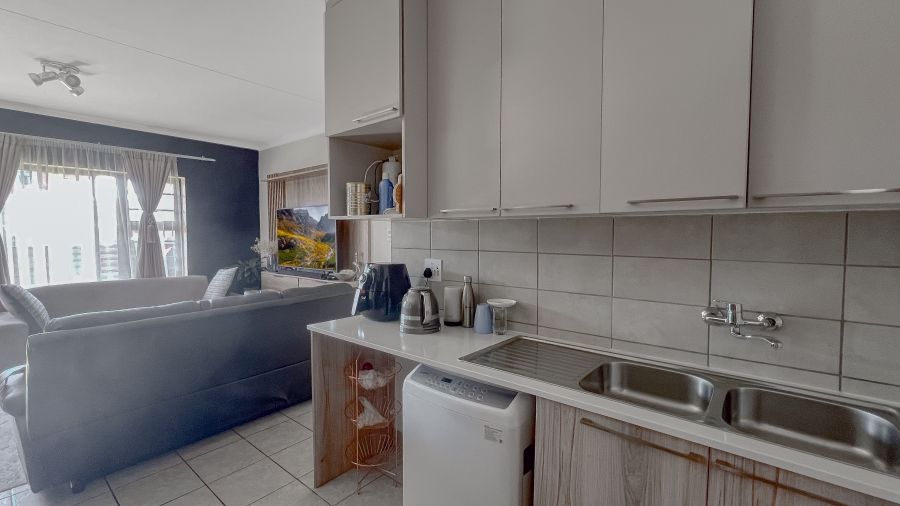 4 Bedroom Property for Sale in Esther Park Gauteng