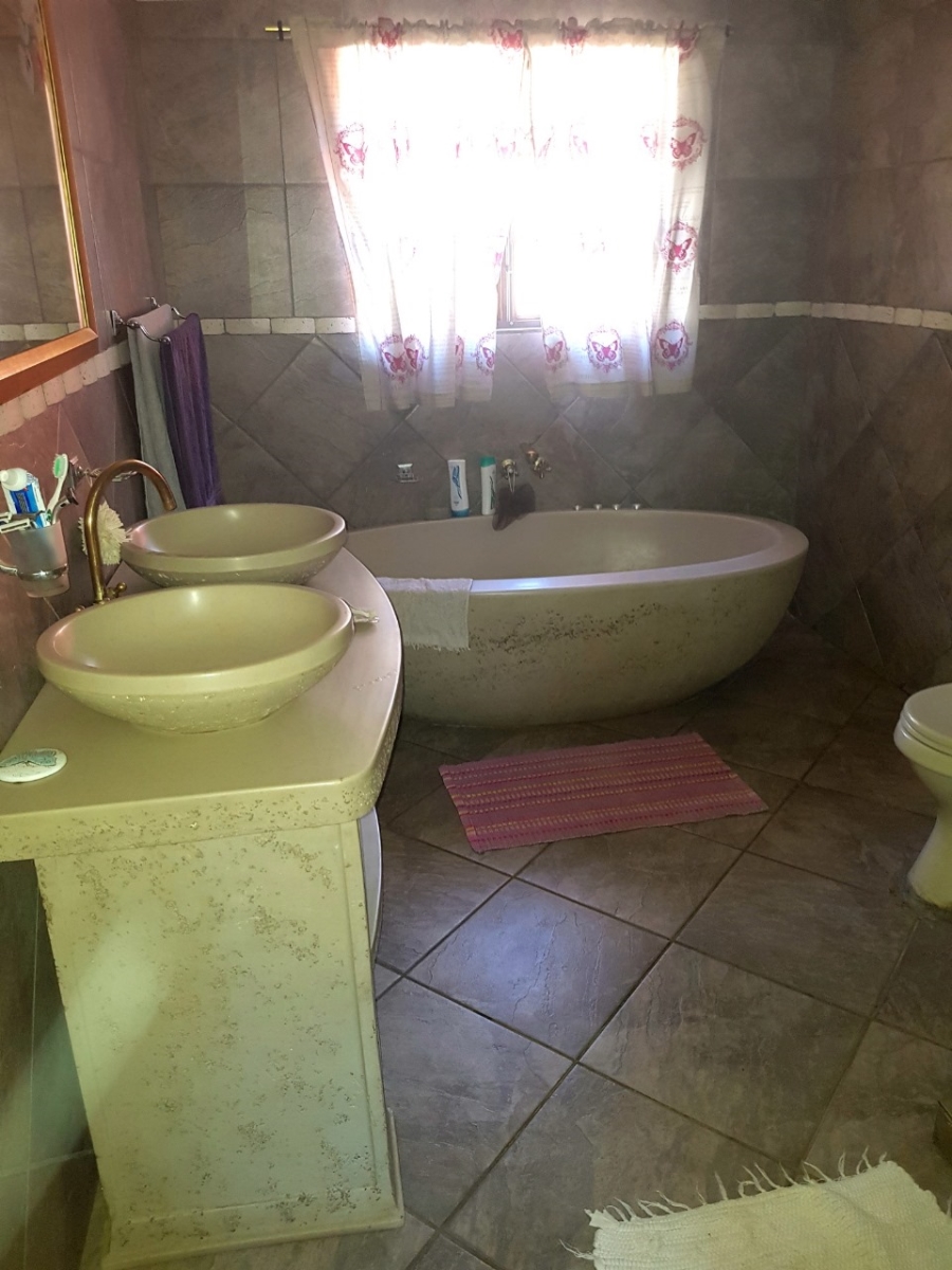 3 Bedroom Property for Sale in Vanderbijlpark SE 2 Gauteng