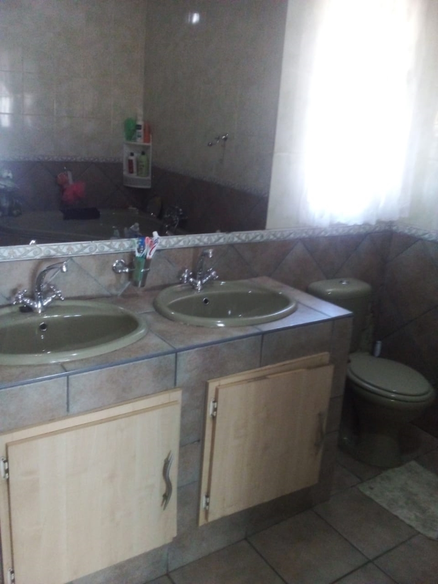 3 Bedroom Property for Sale in Vanderbijlpark SE 2 Gauteng