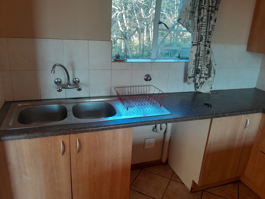 2 Bedroom Property for Sale in La Montagne Gauteng