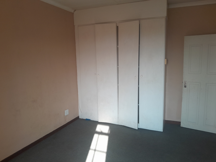 2 Bedroom Property for Sale in La Montagne Gauteng