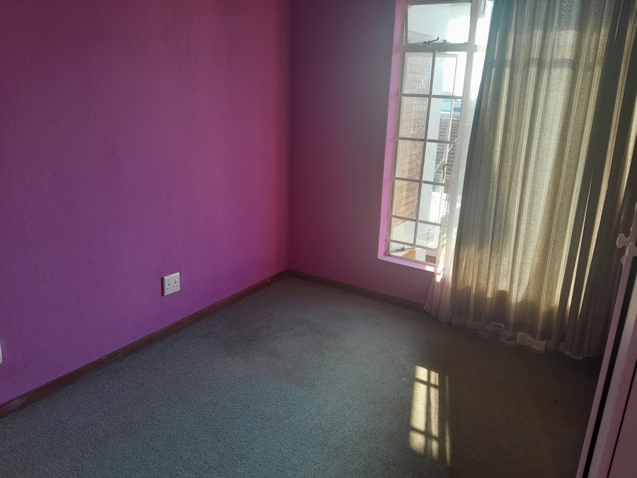 2 Bedroom Property for Sale in La Montagne Gauteng