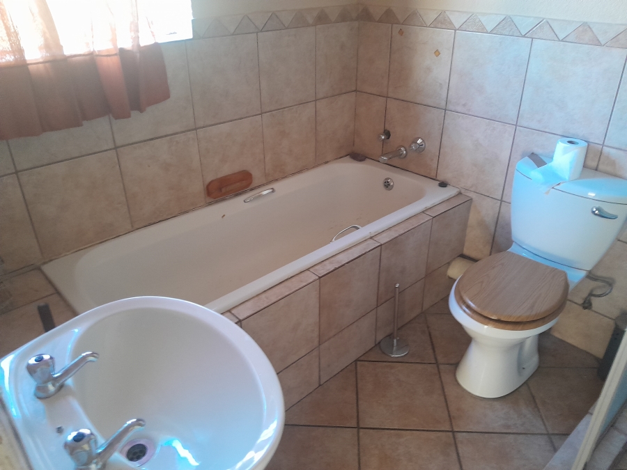2 Bedroom Property for Sale in La Montagne Gauteng
