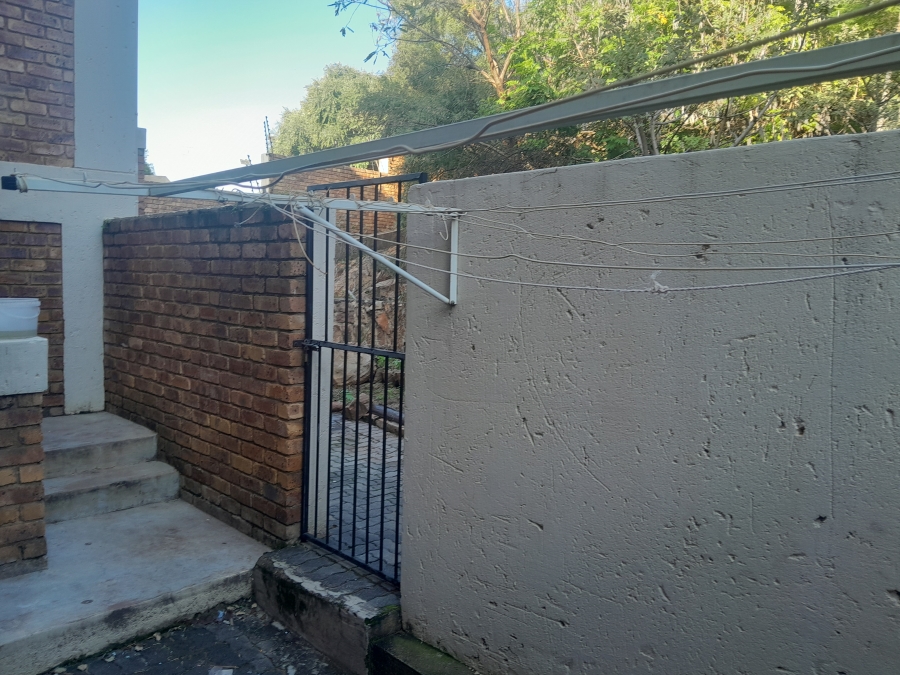 2 Bedroom Property for Sale in La Montagne Gauteng