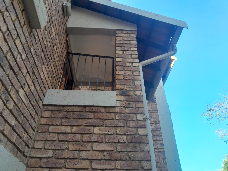 2 Bedroom Property for Sale in La Montagne Gauteng