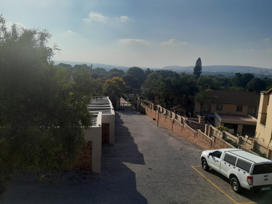 2 Bedroom Property for Sale in La Montagne Gauteng