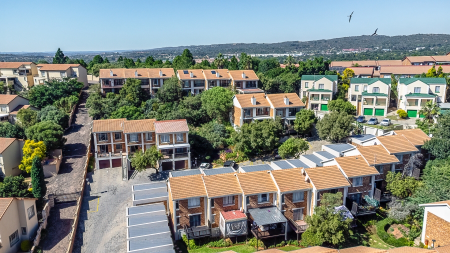 2 Bedroom Property for Sale in La Montagne Gauteng