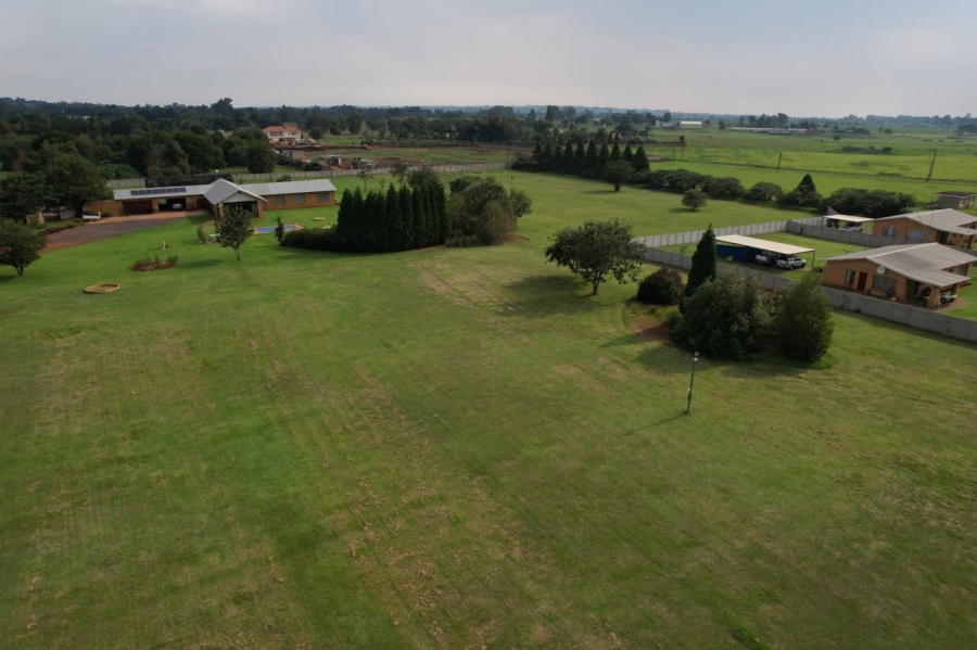 5 Bedroom Property for Sale in Tarlton Gauteng