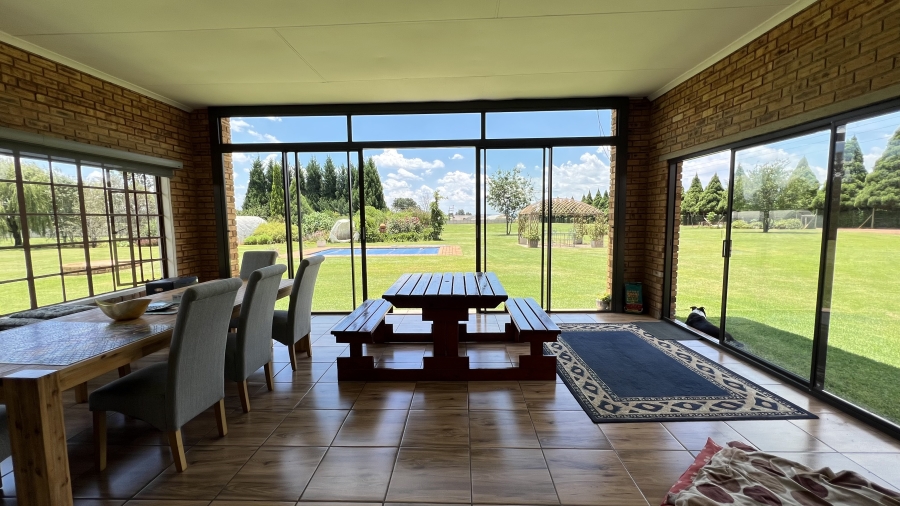 5 Bedroom Property for Sale in Tarlton Gauteng