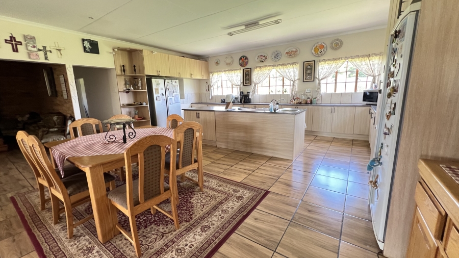 5 Bedroom Property for Sale in Tarlton Gauteng