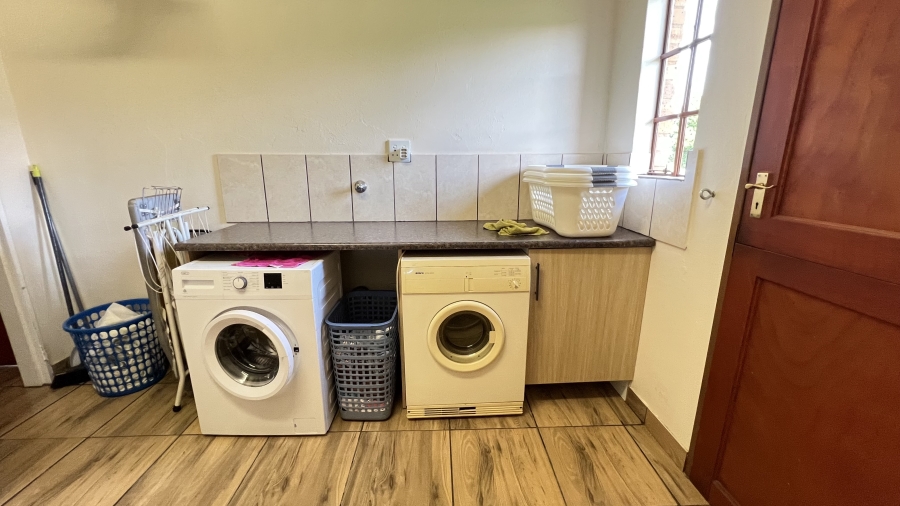 5 Bedroom Property for Sale in Tarlton Gauteng