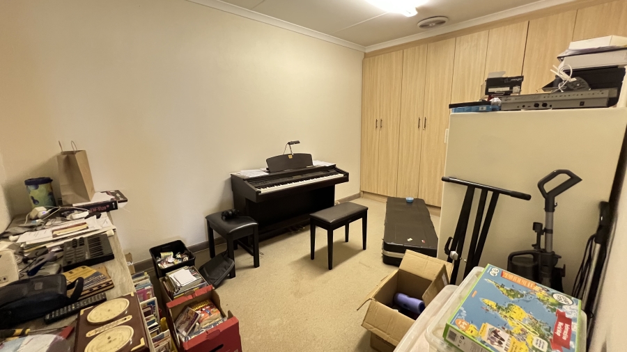 5 Bedroom Property for Sale in Tarlton Gauteng