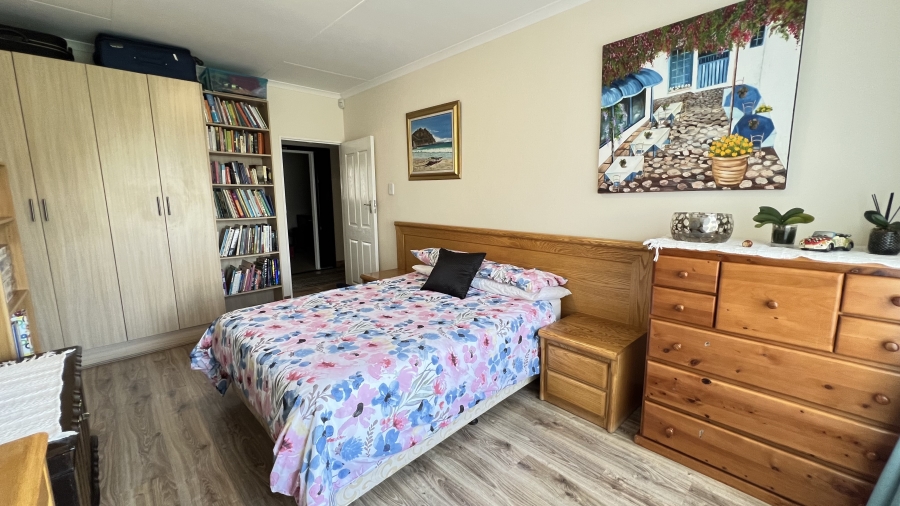 5 Bedroom Property for Sale in Tarlton Gauteng