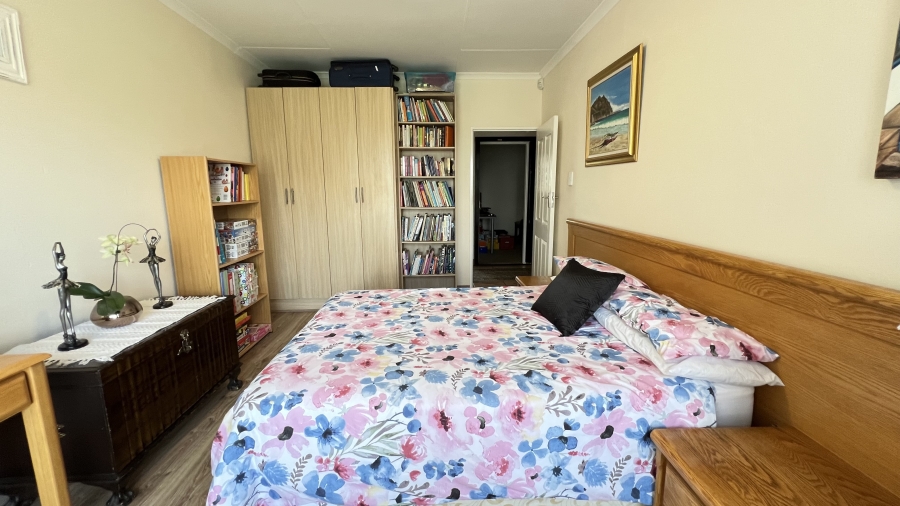 5 Bedroom Property for Sale in Tarlton Gauteng