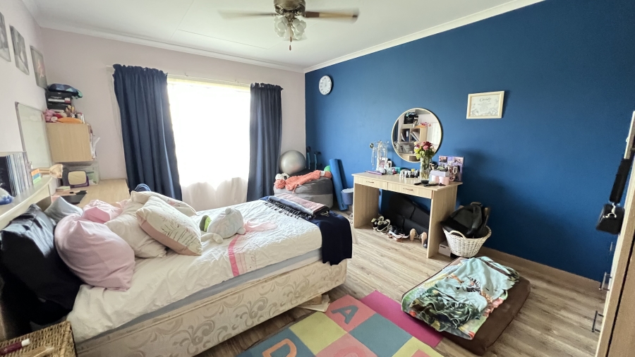 5 Bedroom Property for Sale in Tarlton Gauteng