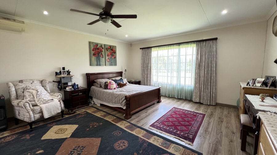 5 Bedroom Property for Sale in Tarlton Gauteng