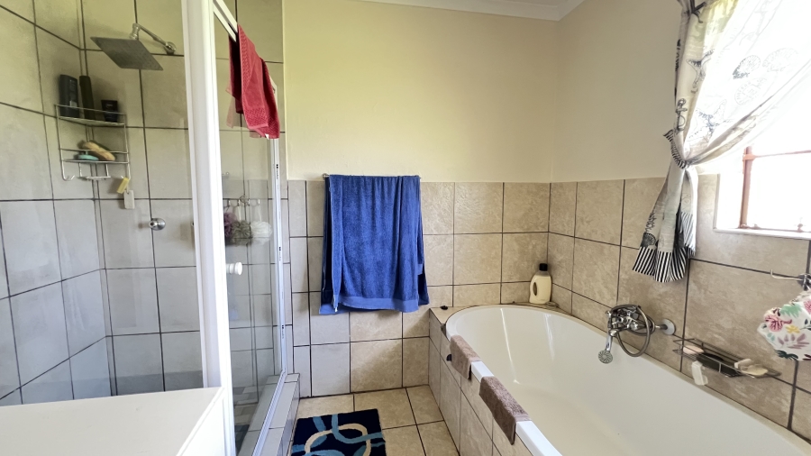 5 Bedroom Property for Sale in Tarlton Gauteng