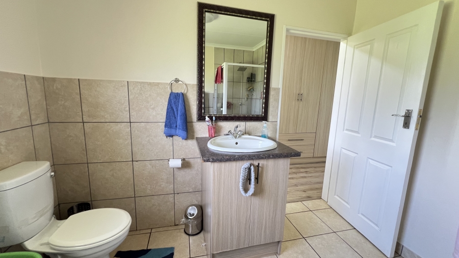 5 Bedroom Property for Sale in Tarlton Gauteng