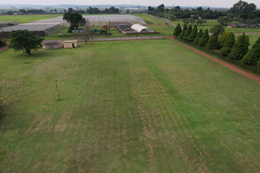 5 Bedroom Property for Sale in Tarlton Gauteng