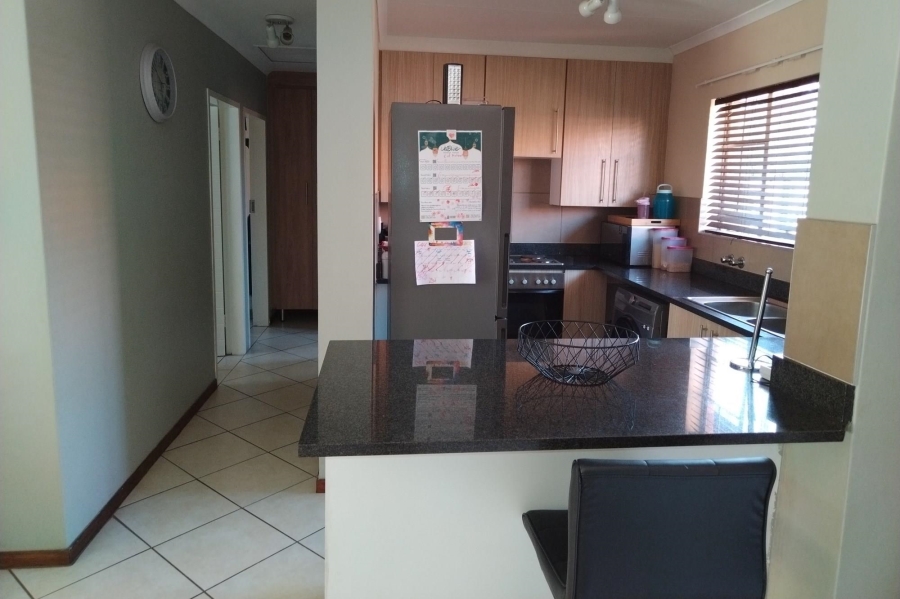 2 Bedroom Property for Sale in Monavoni Gauteng