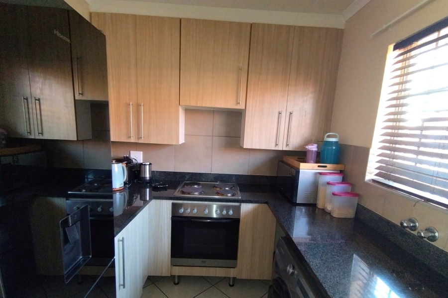 2 Bedroom Property for Sale in Monavoni Gauteng