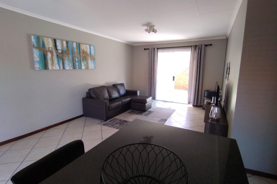 2 Bedroom Property for Sale in Monavoni Gauteng