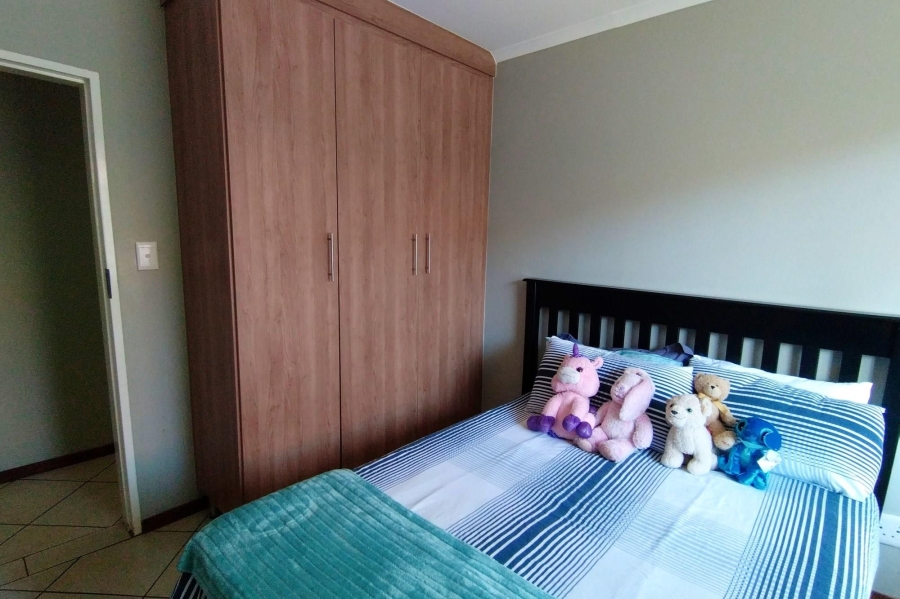2 Bedroom Property for Sale in Monavoni Gauteng