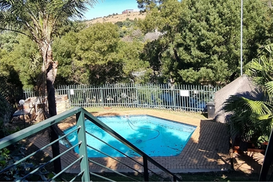 2 Bedroom Property for Sale in Wilro Park Gauteng