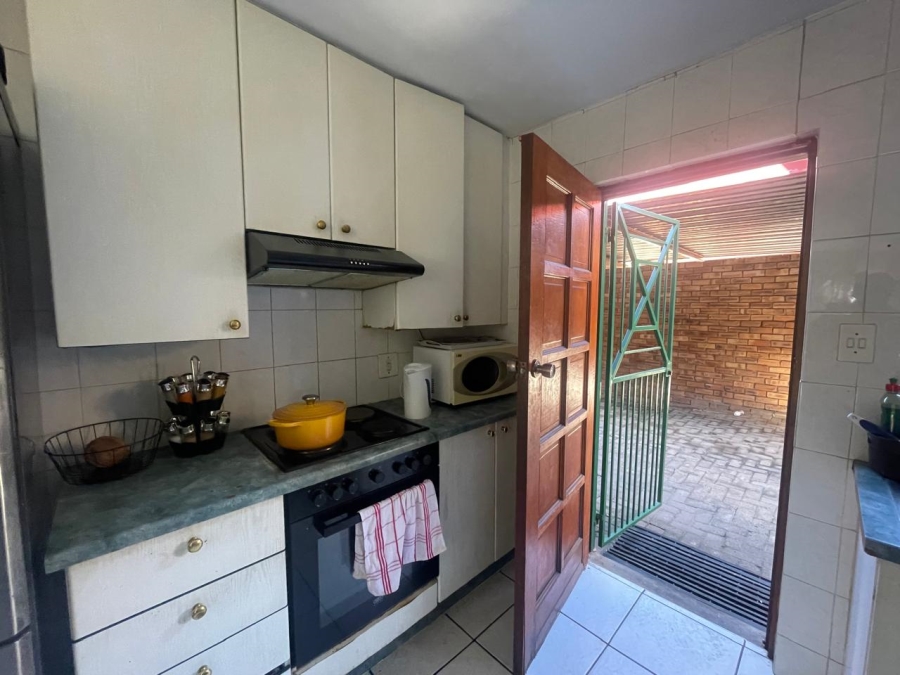 3 Bedroom Property for Sale in Bromhof Gauteng