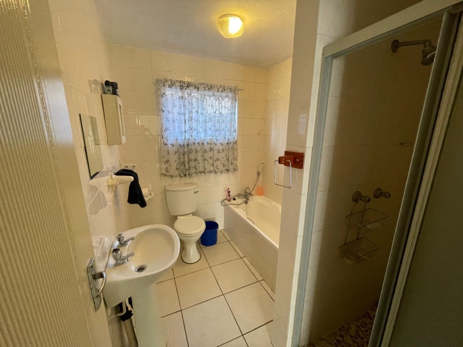 3 Bedroom Property for Sale in Bromhof Gauteng