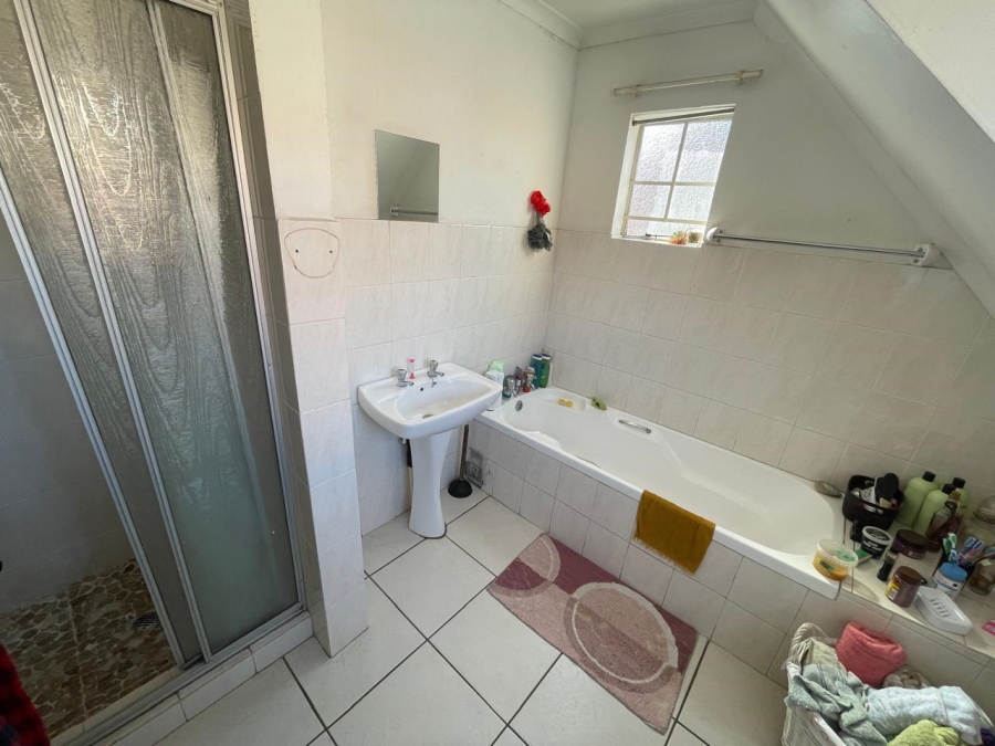 3 Bedroom Property for Sale in Bromhof Gauteng