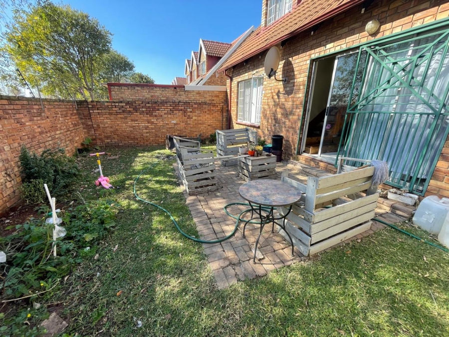 3 Bedroom Property for Sale in Bromhof Gauteng