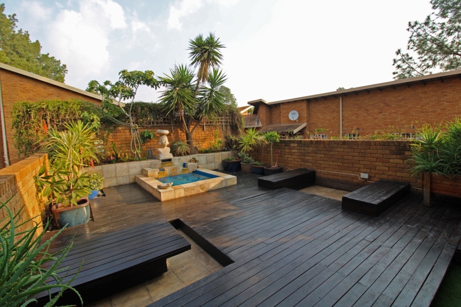 2 Bedroom Property for Sale in Bryanston Gauteng