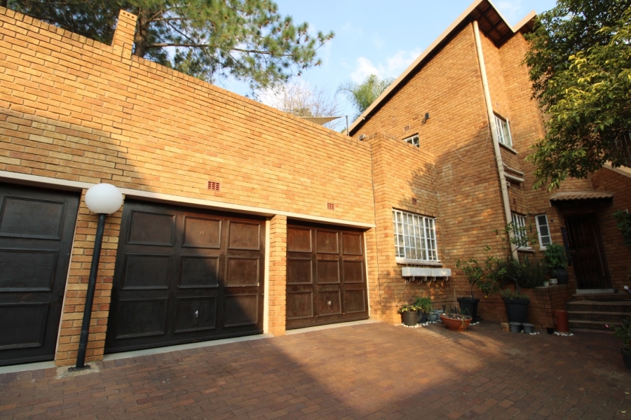 2 Bedroom Property for Sale in Bryanston Gauteng