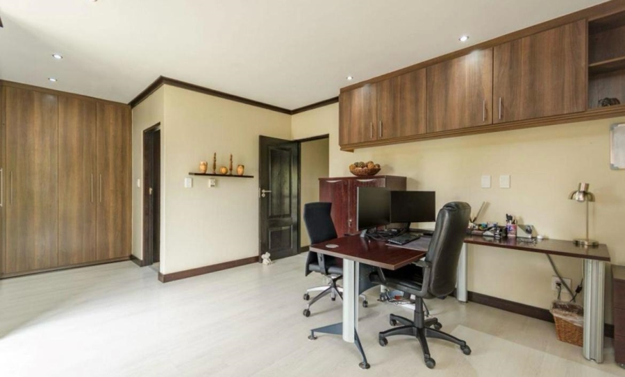 4 Bedroom Property for Sale in Aspen Hills Gauteng