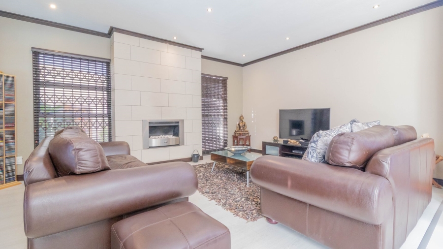 4 Bedroom Property for Sale in Aspen Hills Gauteng