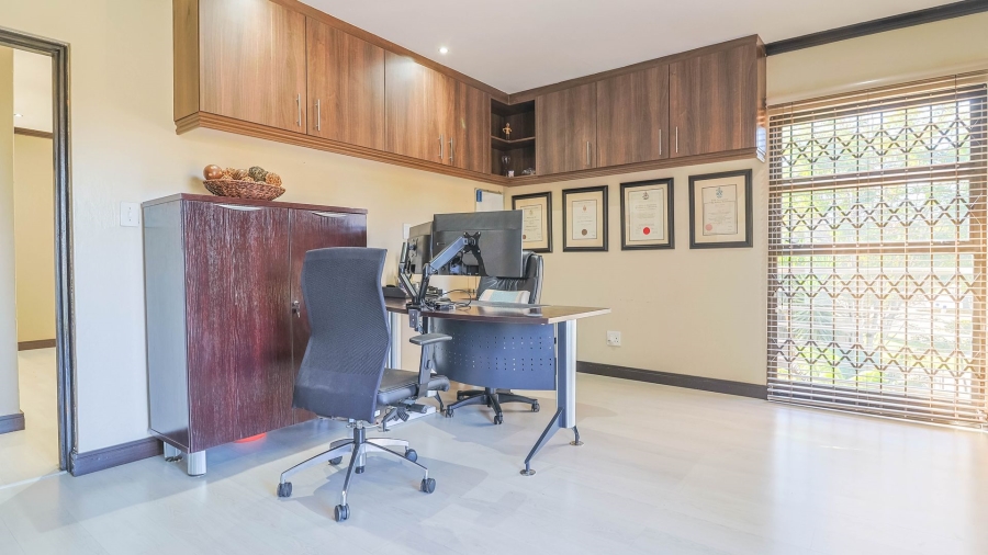 4 Bedroom Property for Sale in Aspen Hills Gauteng