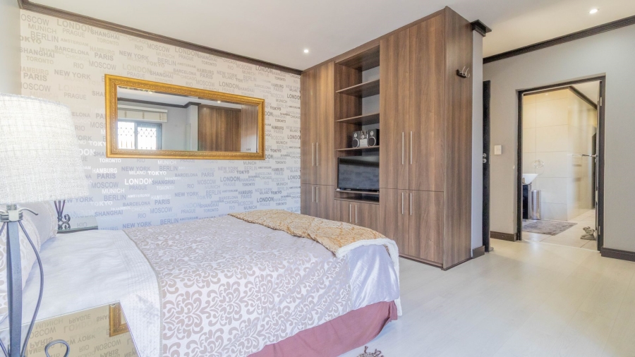 4 Bedroom Property for Sale in Aspen Hills Gauteng