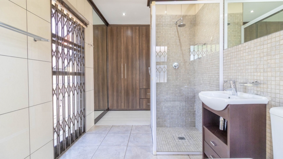 4 Bedroom Property for Sale in Aspen Hills Gauteng