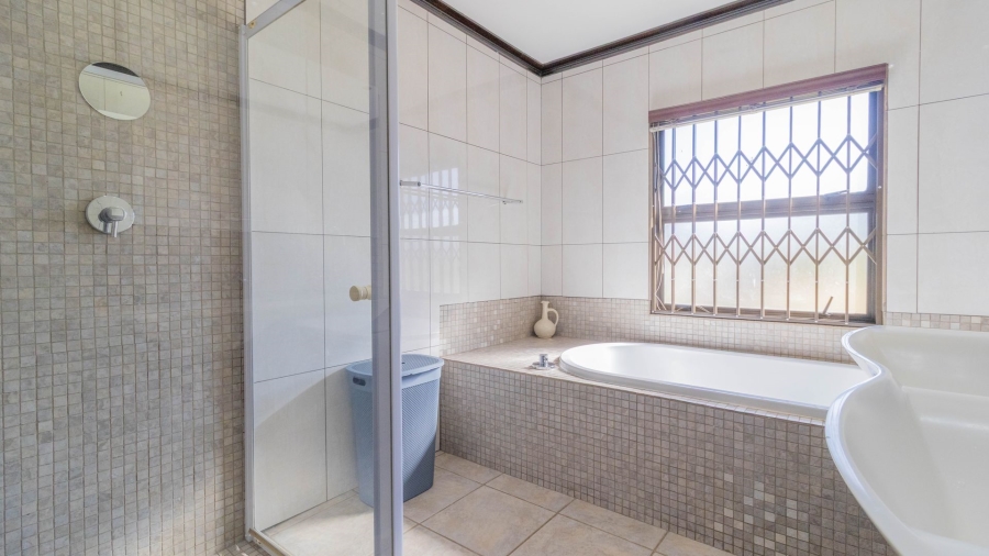 4 Bedroom Property for Sale in Aspen Hills Gauteng