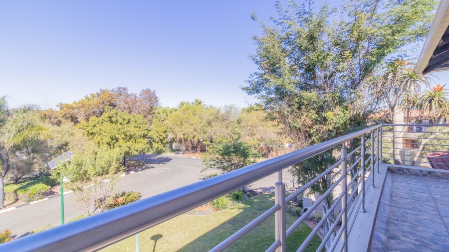 4 Bedroom Property for Sale in Aspen Hills Gauteng