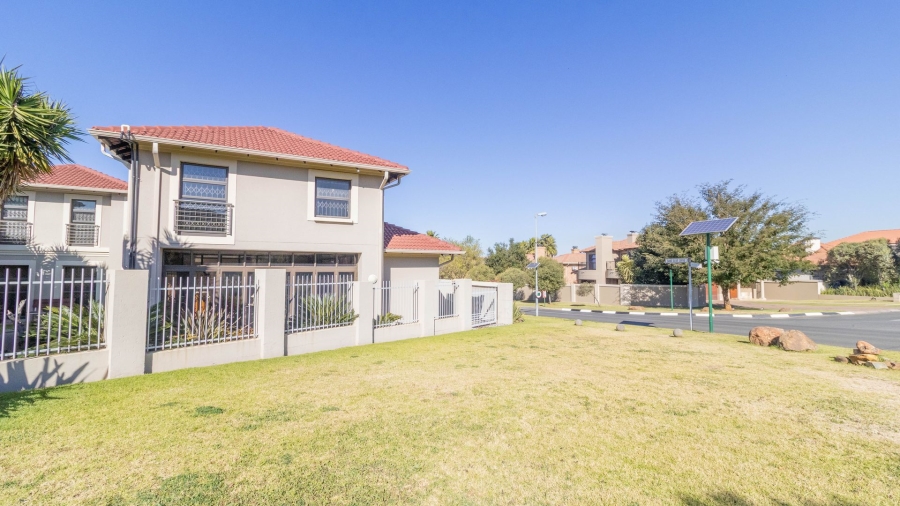 4 Bedroom Property for Sale in Aspen Hills Gauteng