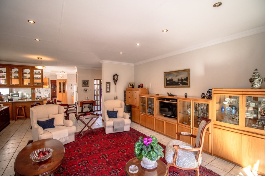 3 Bedroom Property for Sale in Eldoraigne Gauteng