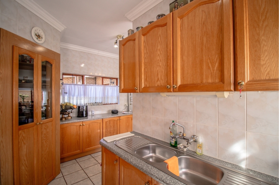 3 Bedroom Property for Sale in Eldoraigne Gauteng
