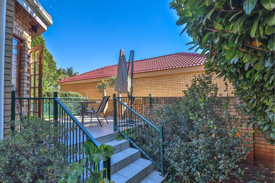 3 Bedroom Property for Sale in Eldoraigne Gauteng