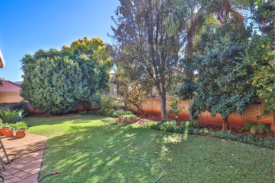 3 Bedroom Property for Sale in Eldoraigne Gauteng