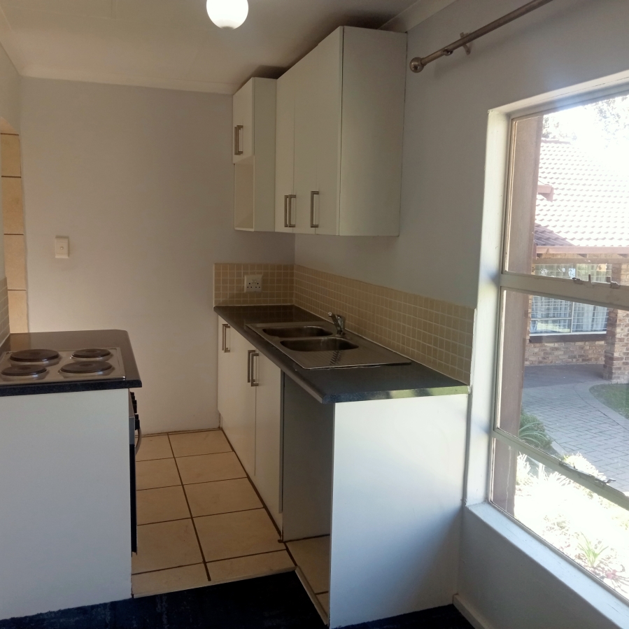 To Let 1 Bedroom Property for Rent in Randpark Ridge Gauteng